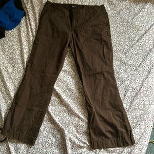 Women’s size 2 jeans.